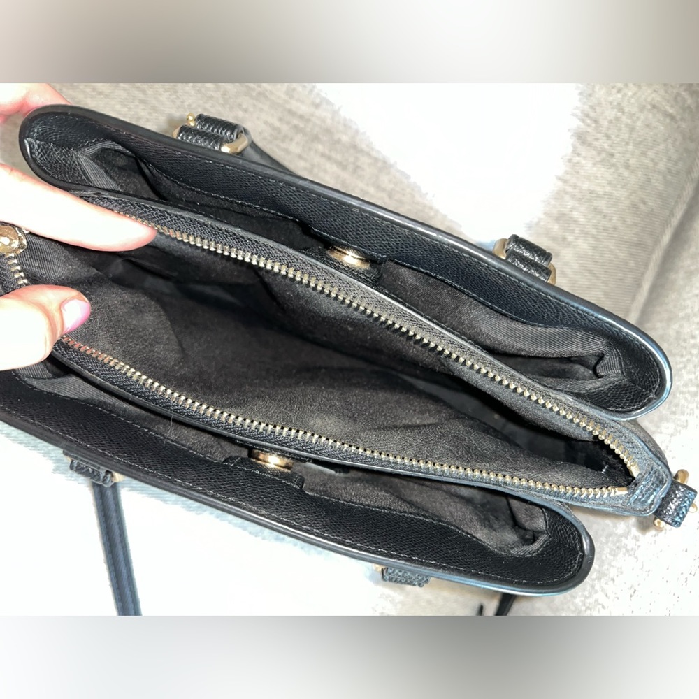 Coach Cross Body - Picture 4 of 4